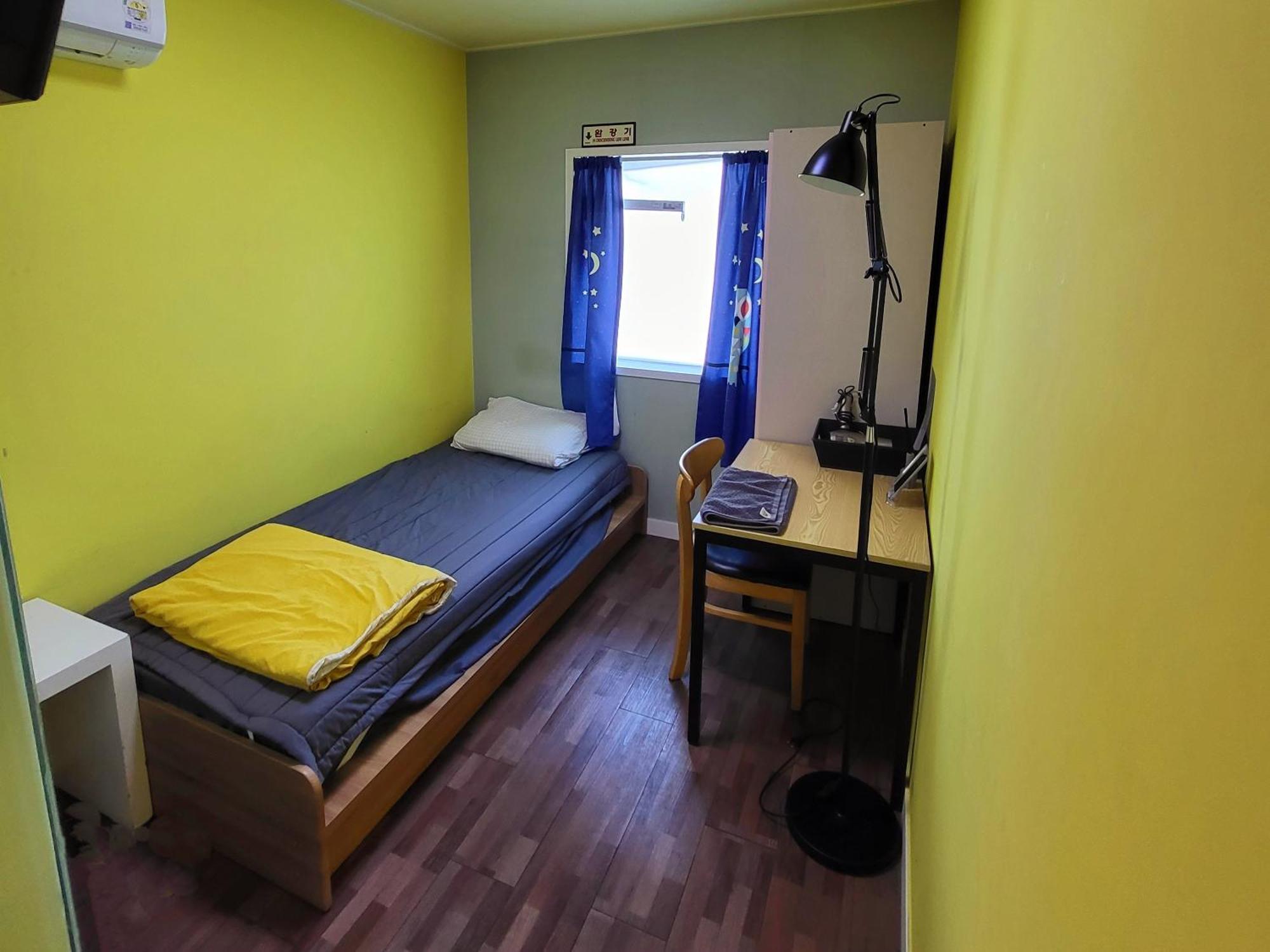 24 Guesthouse Sinchon Avenue Seul Oda fotoğraf