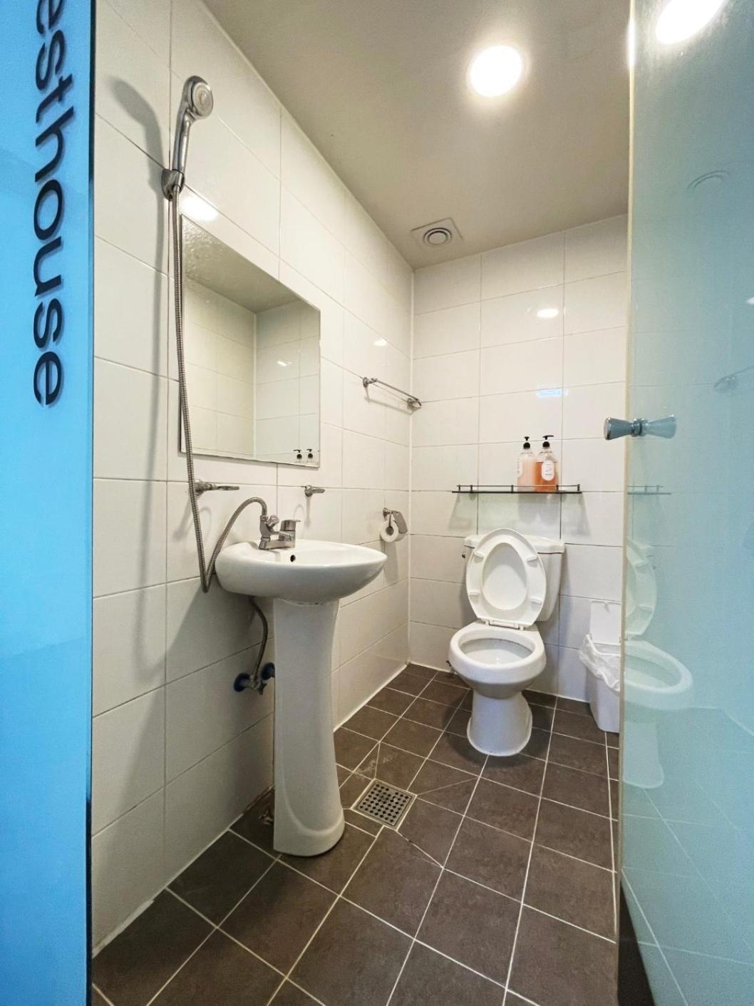 24 Guesthouse Sinchon Avenue Seul Dış mekan fotoğraf