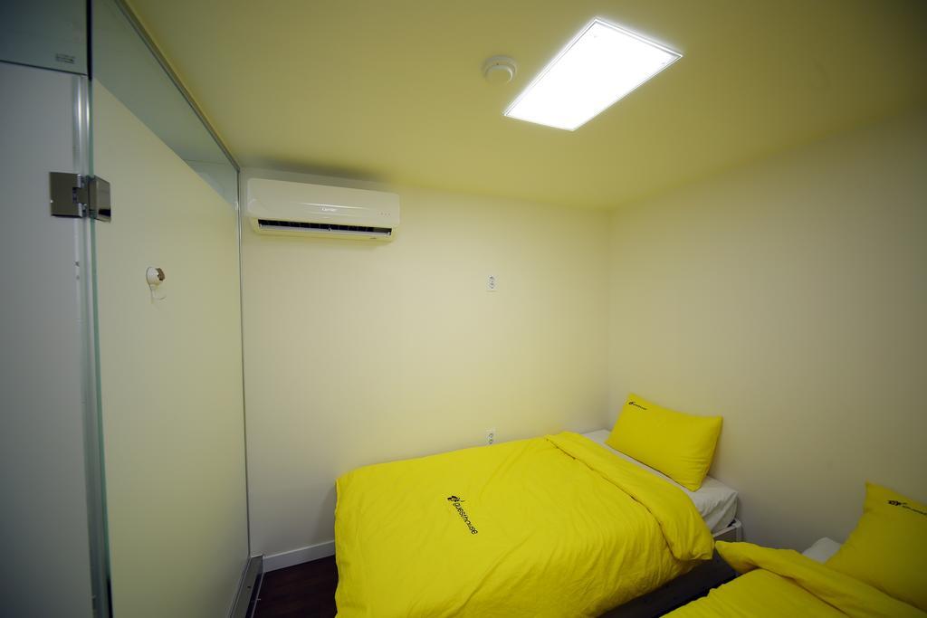 24 Guesthouse Sinchon Avenue Seul Dış mekan fotoğraf