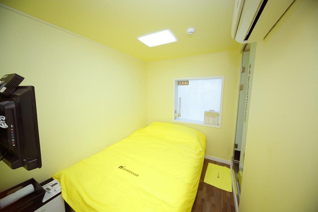 24 Guesthouse Sinchon Avenue Seul Oda fotoğraf