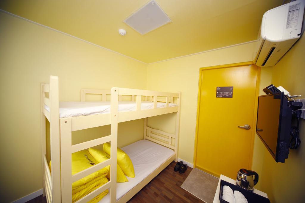 24 Guesthouse Sinchon Avenue Seul Oda fotoğraf